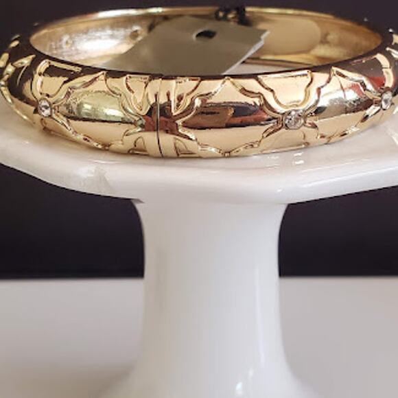 Sequin‎ by Nordstrom Gold Tone Hinged Bangle with Crystal Accents NWT - Picture 7 of 7